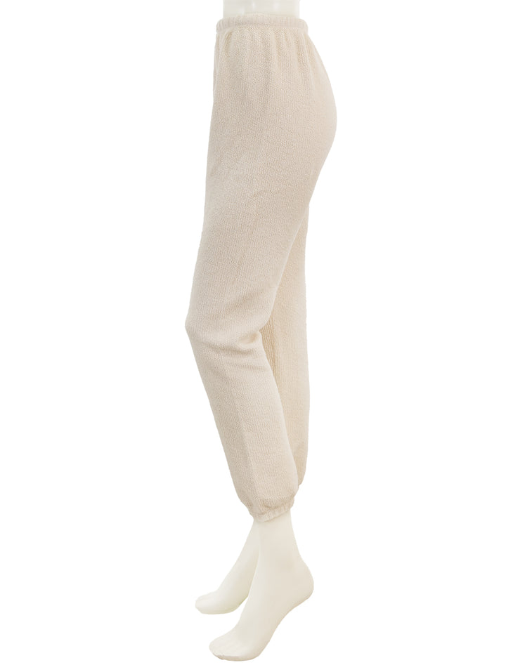 Side view of Perfectwhitetee's fleetwood jogger in sugar