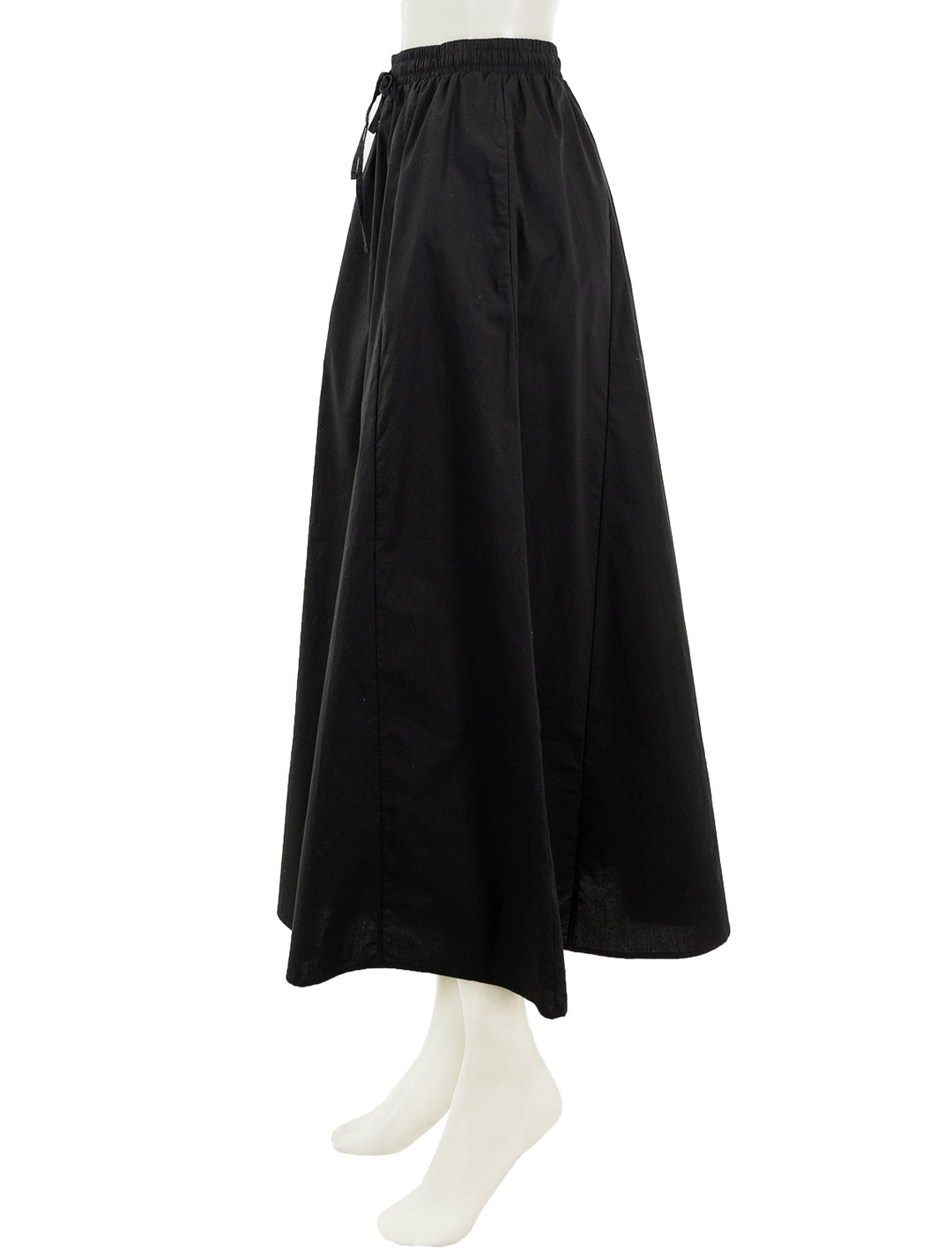 Side view of Steve Madden's sunny skirt in black.