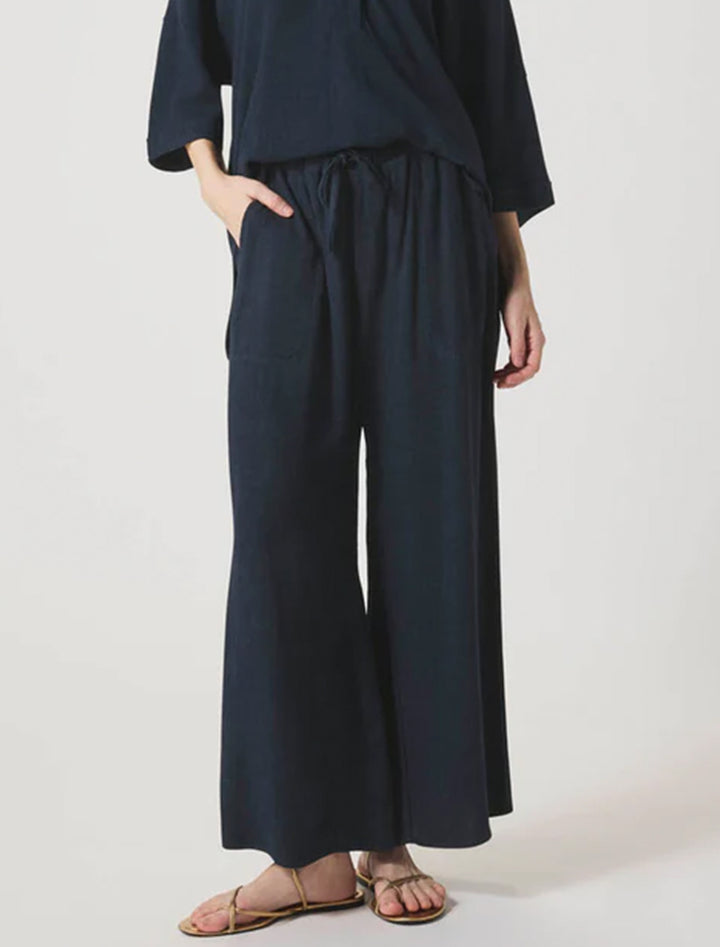 coastal pant in navy