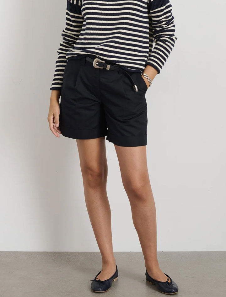 soho short in black linen and cotton blend
