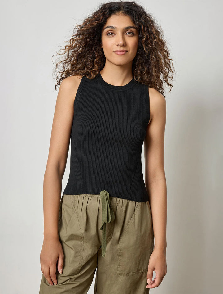 short perfect tank in black