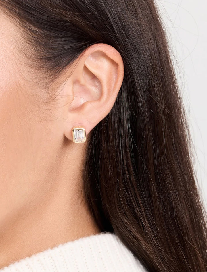 emerald baguette stud