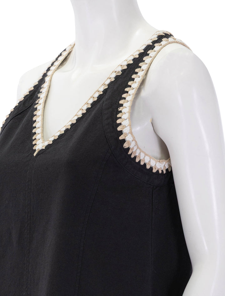 crochet trim v-neck dress in black