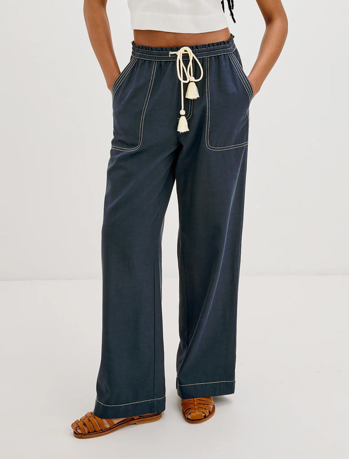 model wearing campo pant in navy