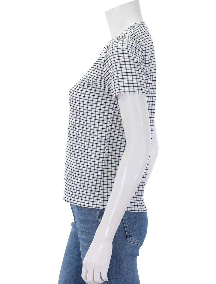 side view of knit crinkle check tee in black and white