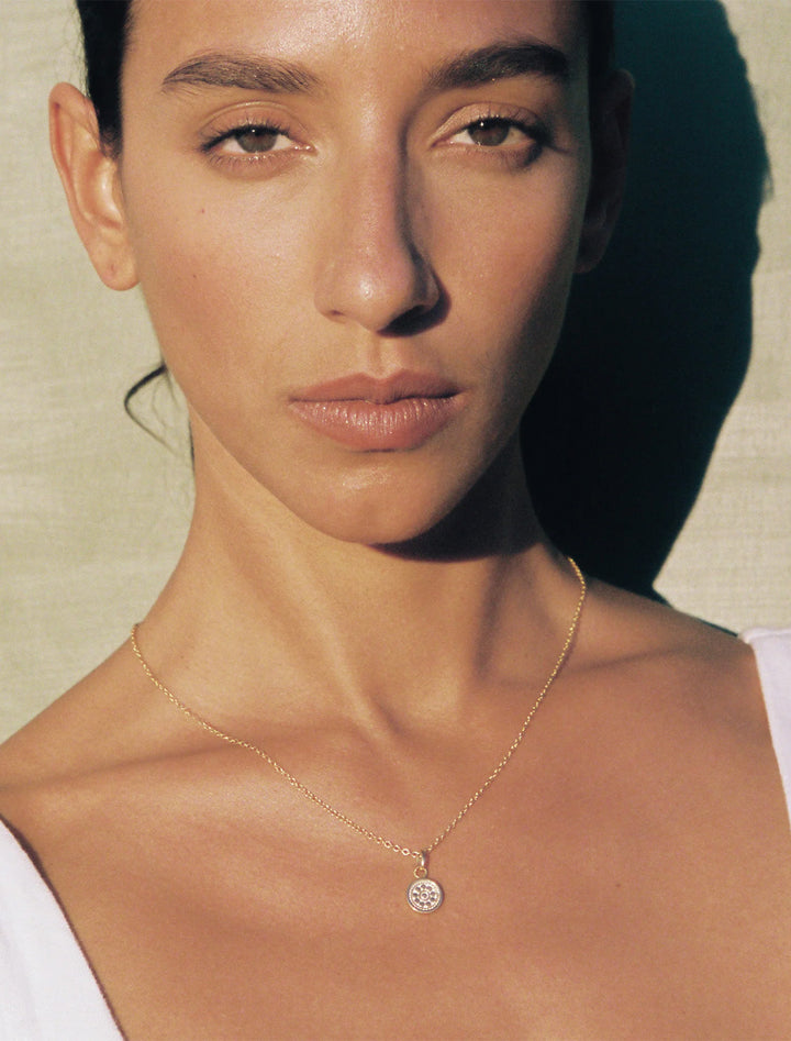 gold disc pendant necklace