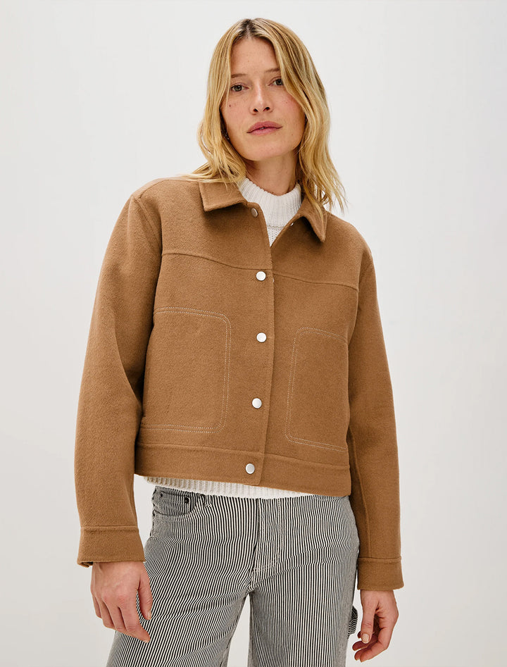mountain jacket in camel