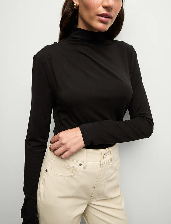mylie top in black