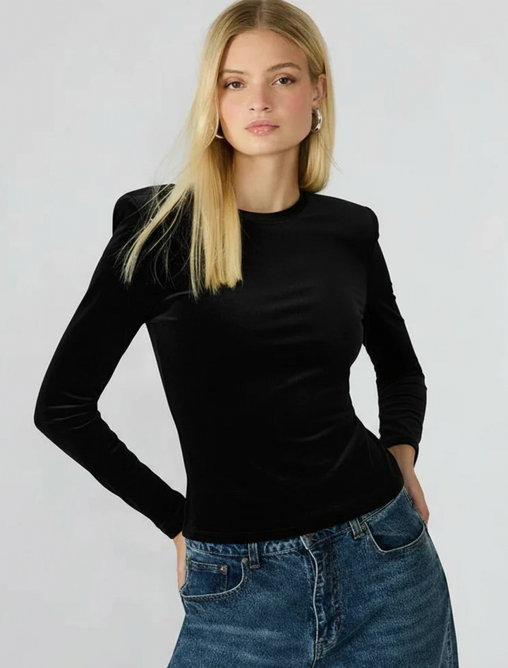 maddilynn top in  black velvet