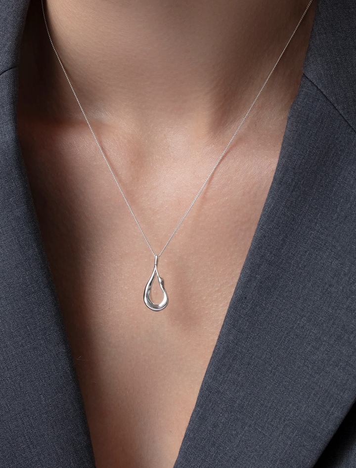 mini egret pendant necklace in silver