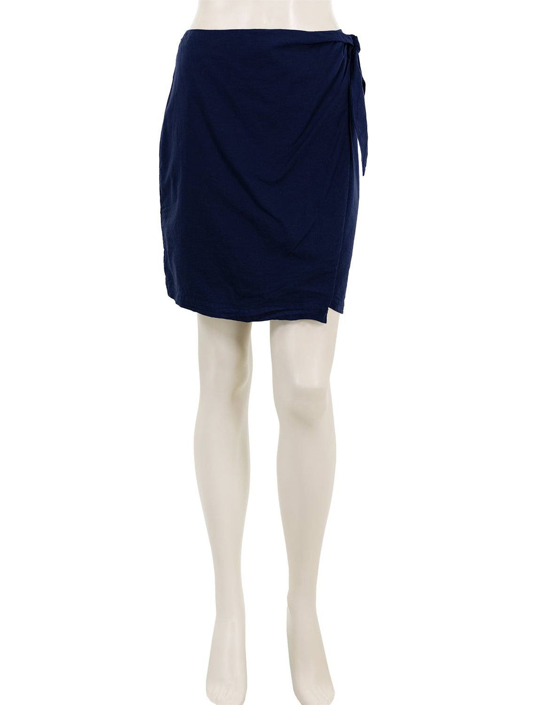 Front view of Xirena's linnea skirt in navy.