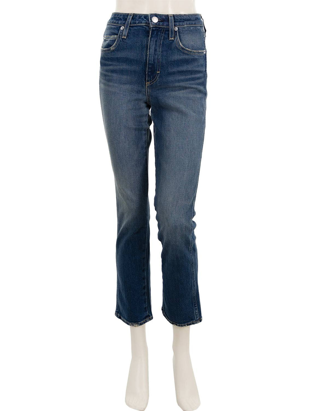 Front view of AMO's chloe crop in passionate.