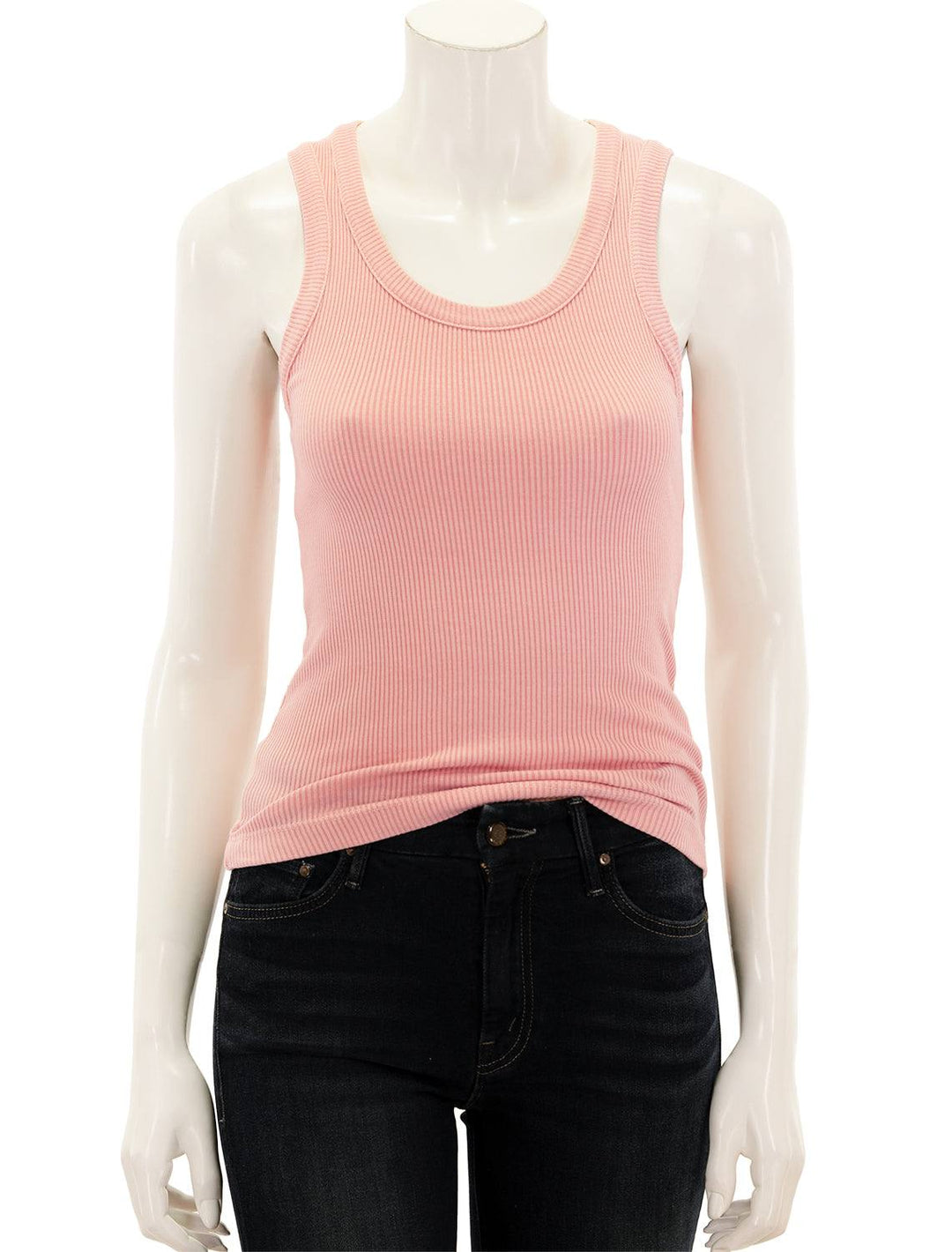 Front view of AGOLDE's poppy tank in grapefruit.