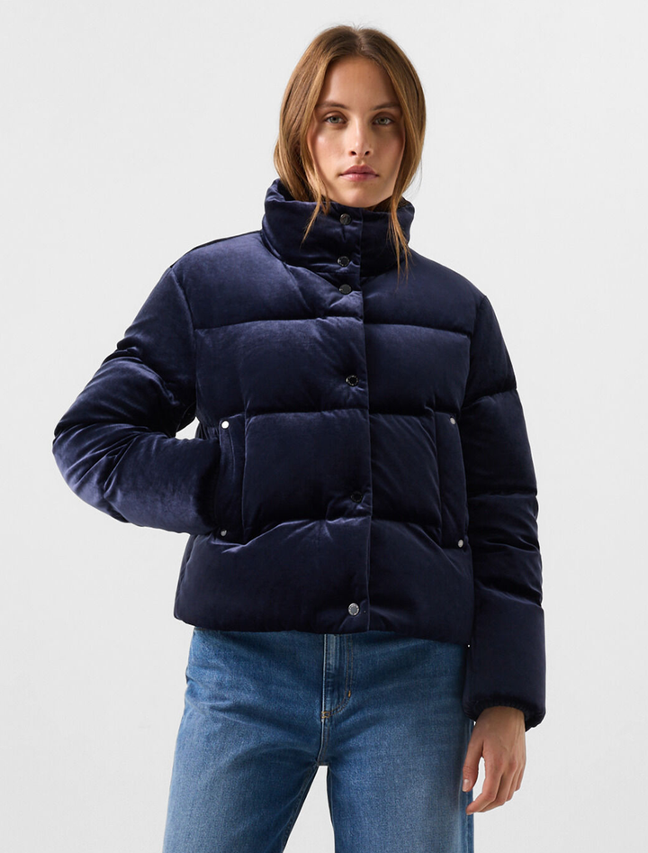 oliva in navy