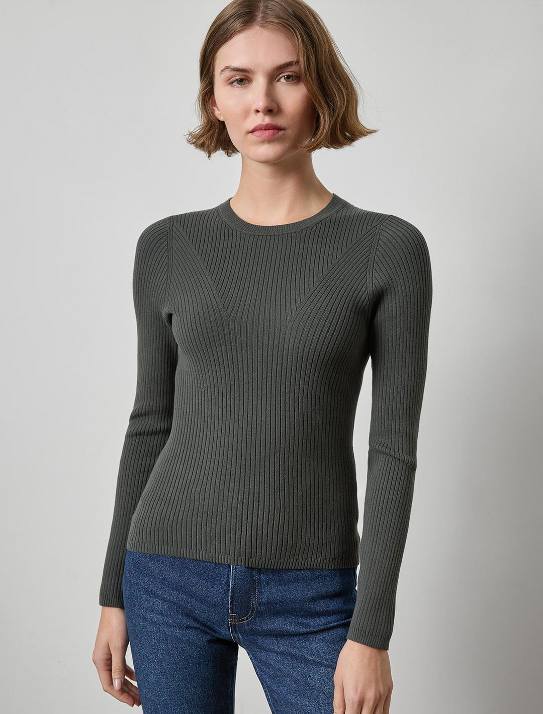 angled rib crewneck sweater in elm