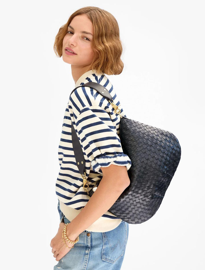 moyen messenger in twilight woven