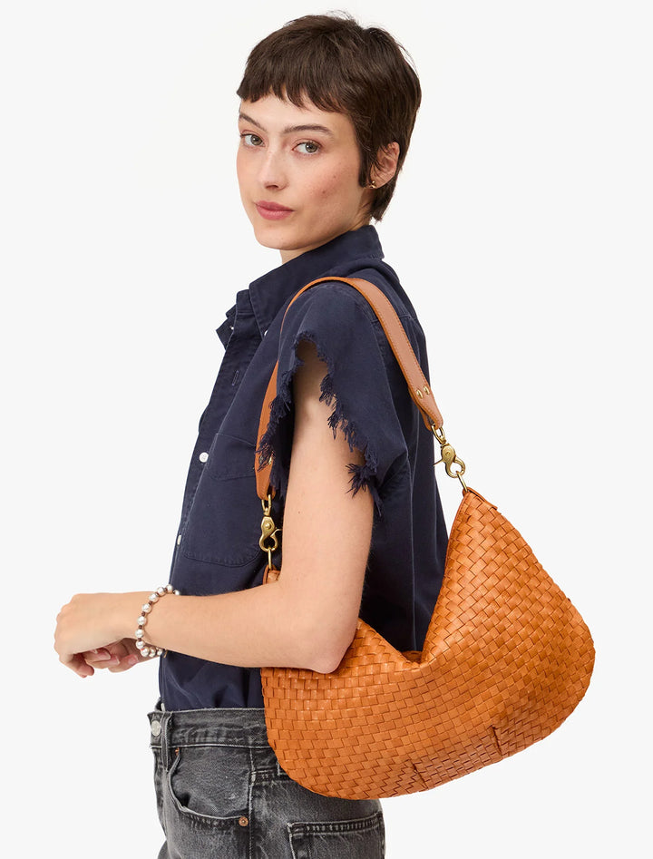 moyen messenger in natural woven checker
