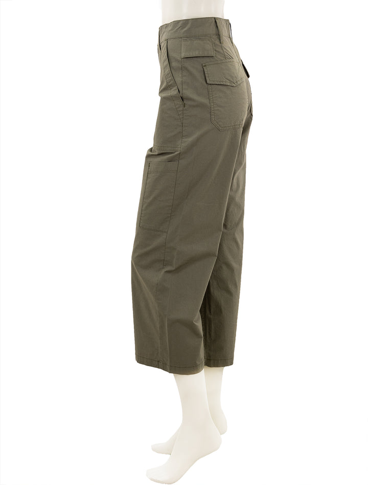 Side view of AGOLDE's daria utility pant in duffle.