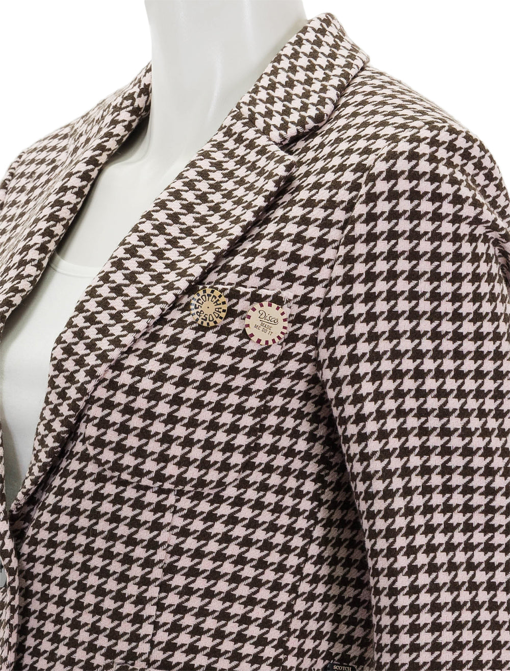 Close-up view of Scotch & Soda's houndstooth single breasted blazer in pink cloud.