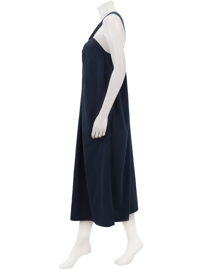 Side view of Faherty's bay twist seersucker dress in navy.