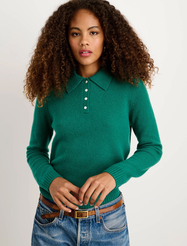 Model wearing Alex Mills' cashmere alice polo sweater in kelly green