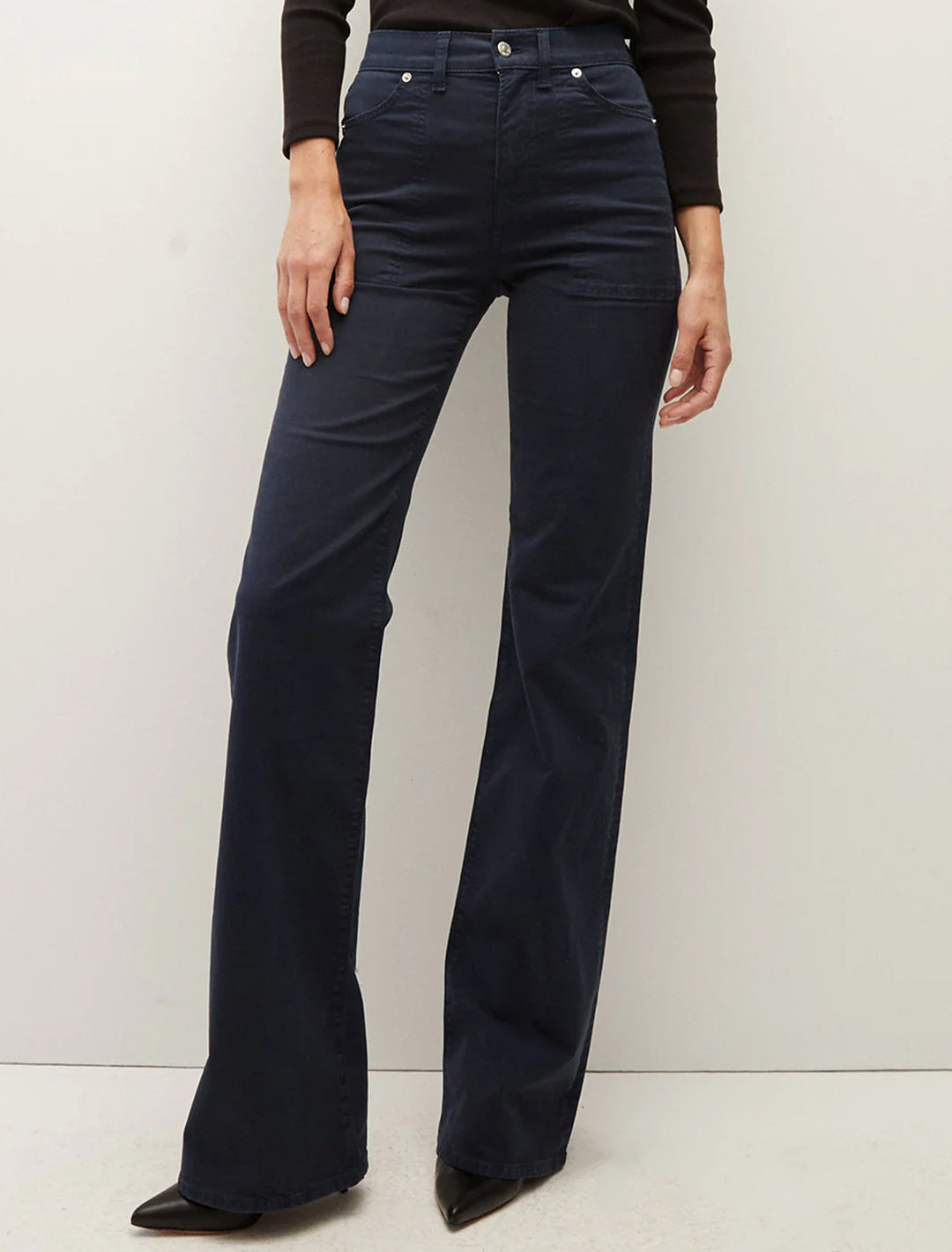 Model wearing Veronica Beard's crosbie wide leg with patch pocket.