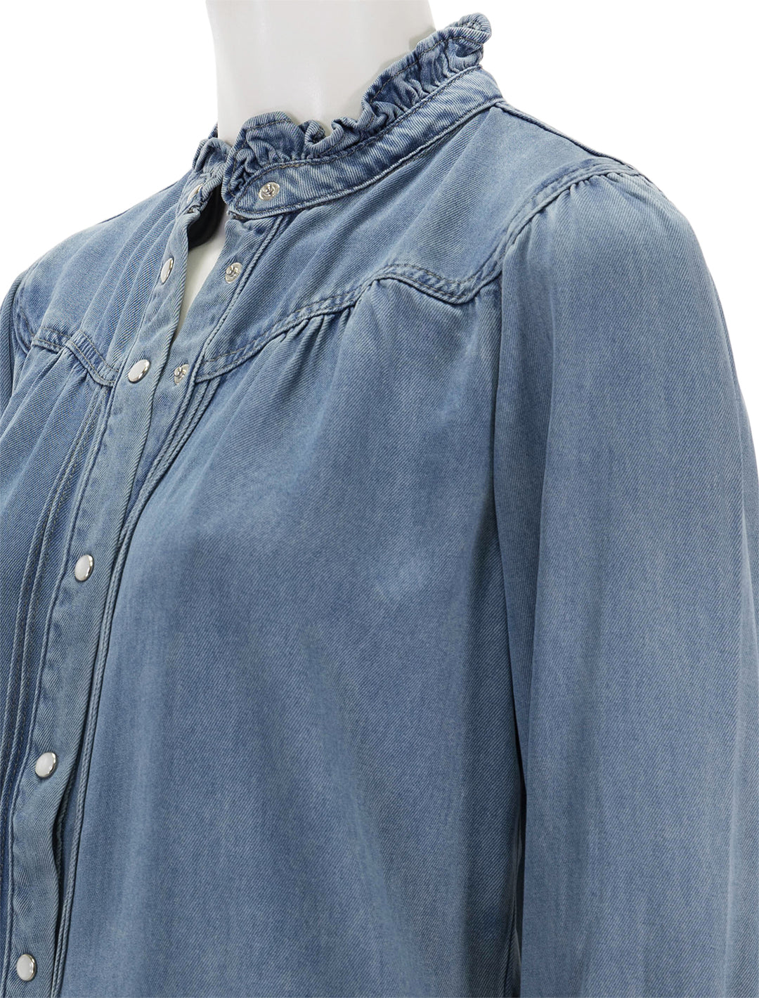 Close-up view of Suncoo Paris' laura blouse in bleu jean.