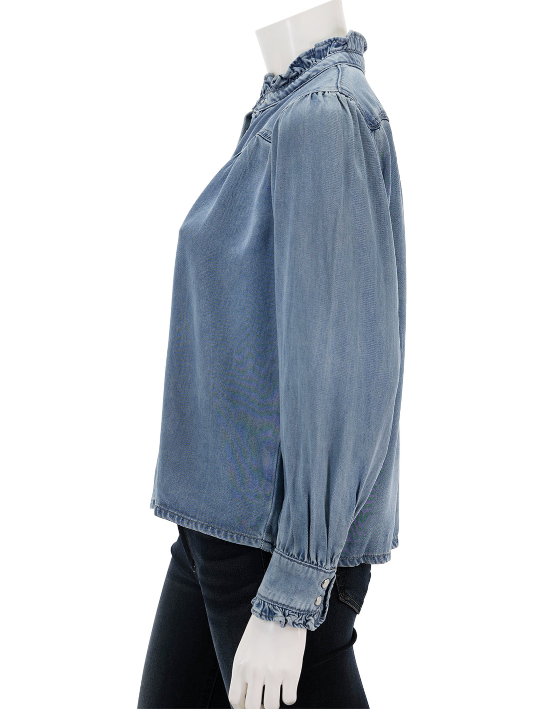 Side view of Suncoo Paris' laura blouse in bleu jean.