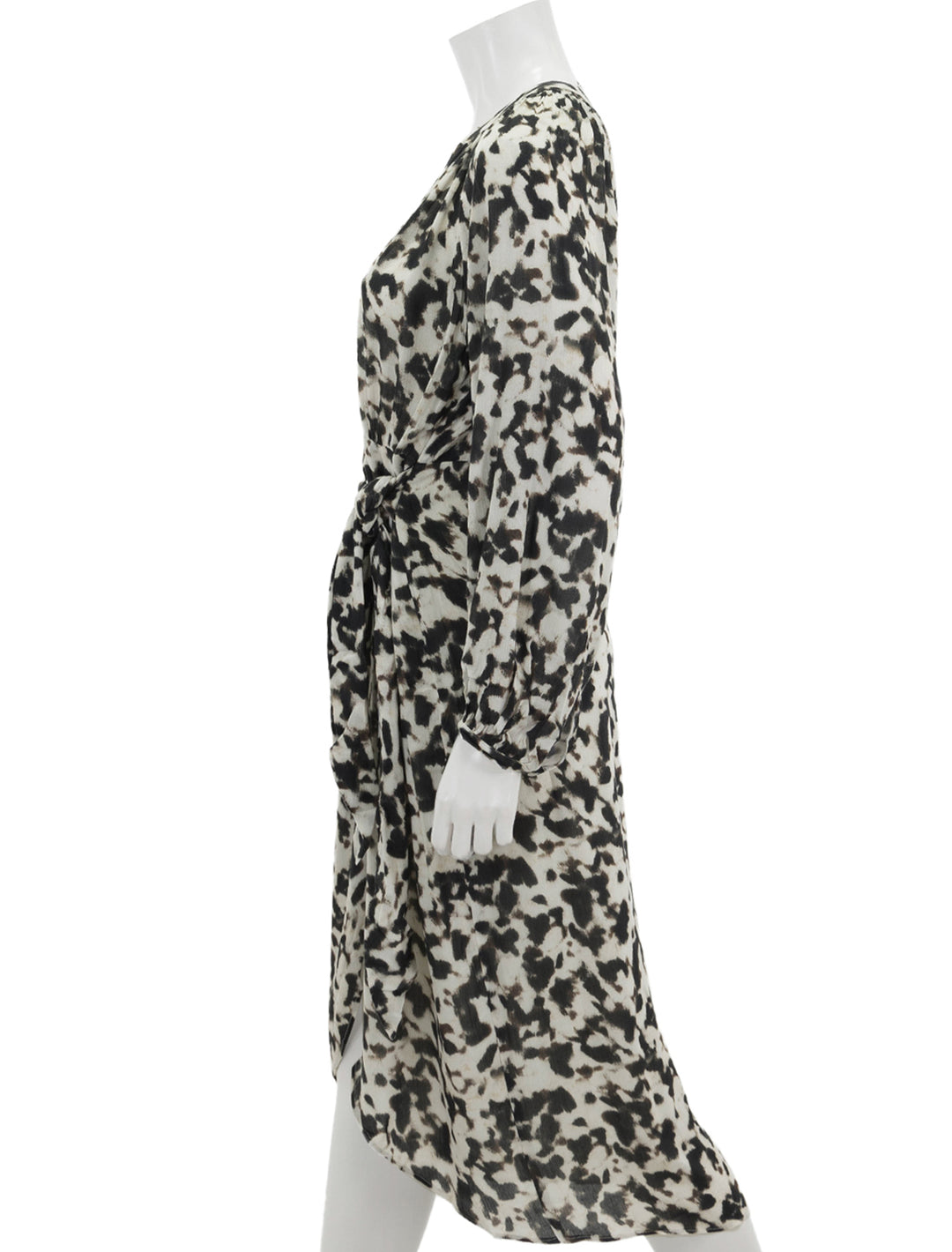 Side view of Rails' tyra dress in blurred cheetah.