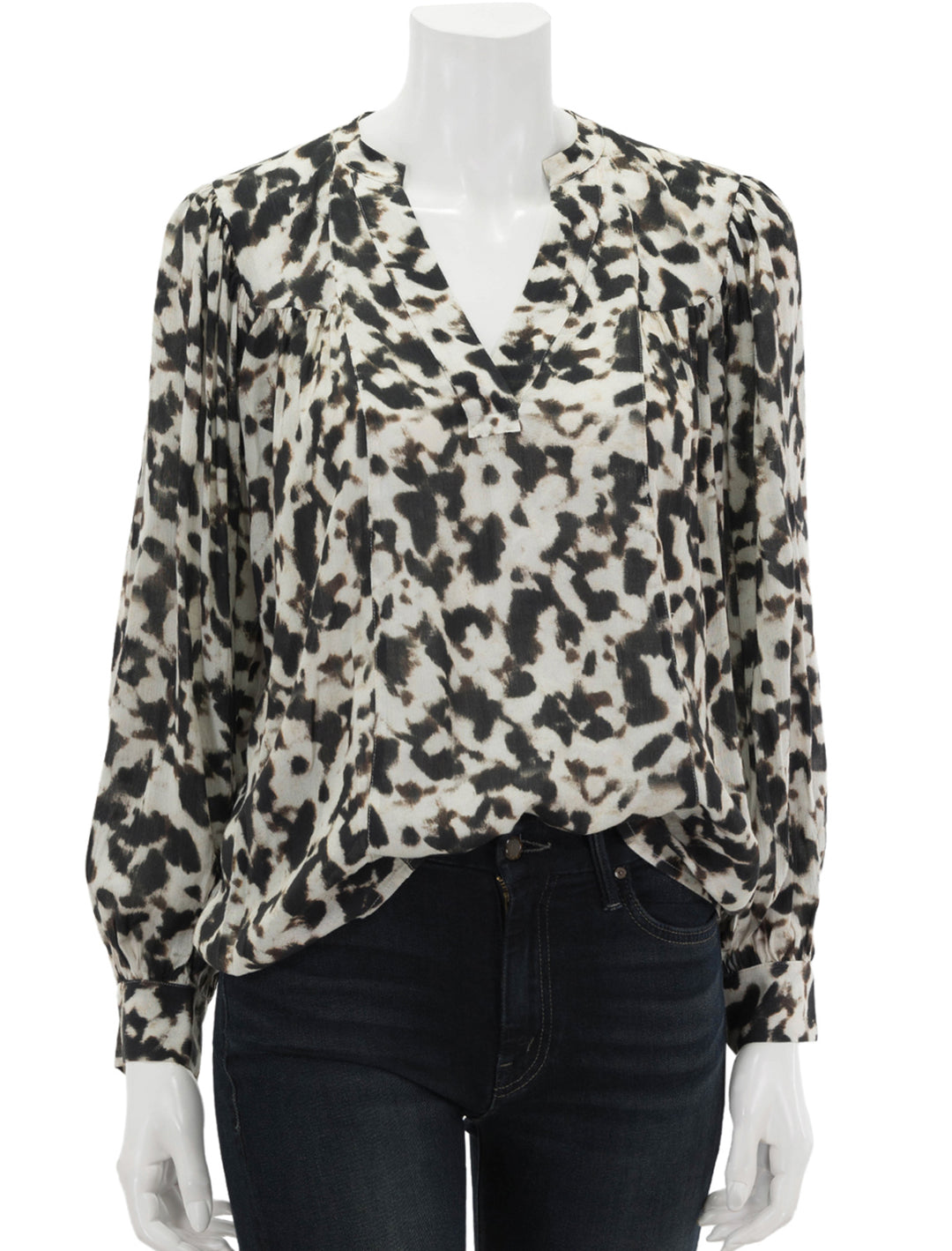 Front view of Rails' fable blouse in blurred cheetah.
