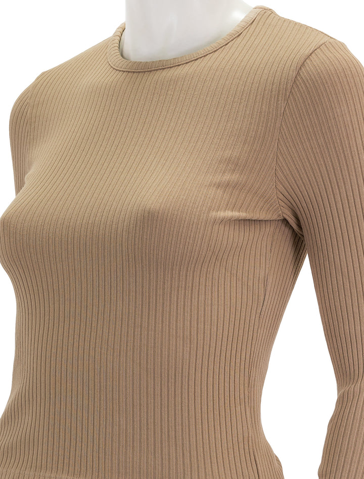 Close-up view of AGOLDE's alma shrunken crewneck in wafer.