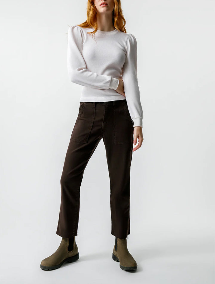 model wearing easy army trouser in espresso