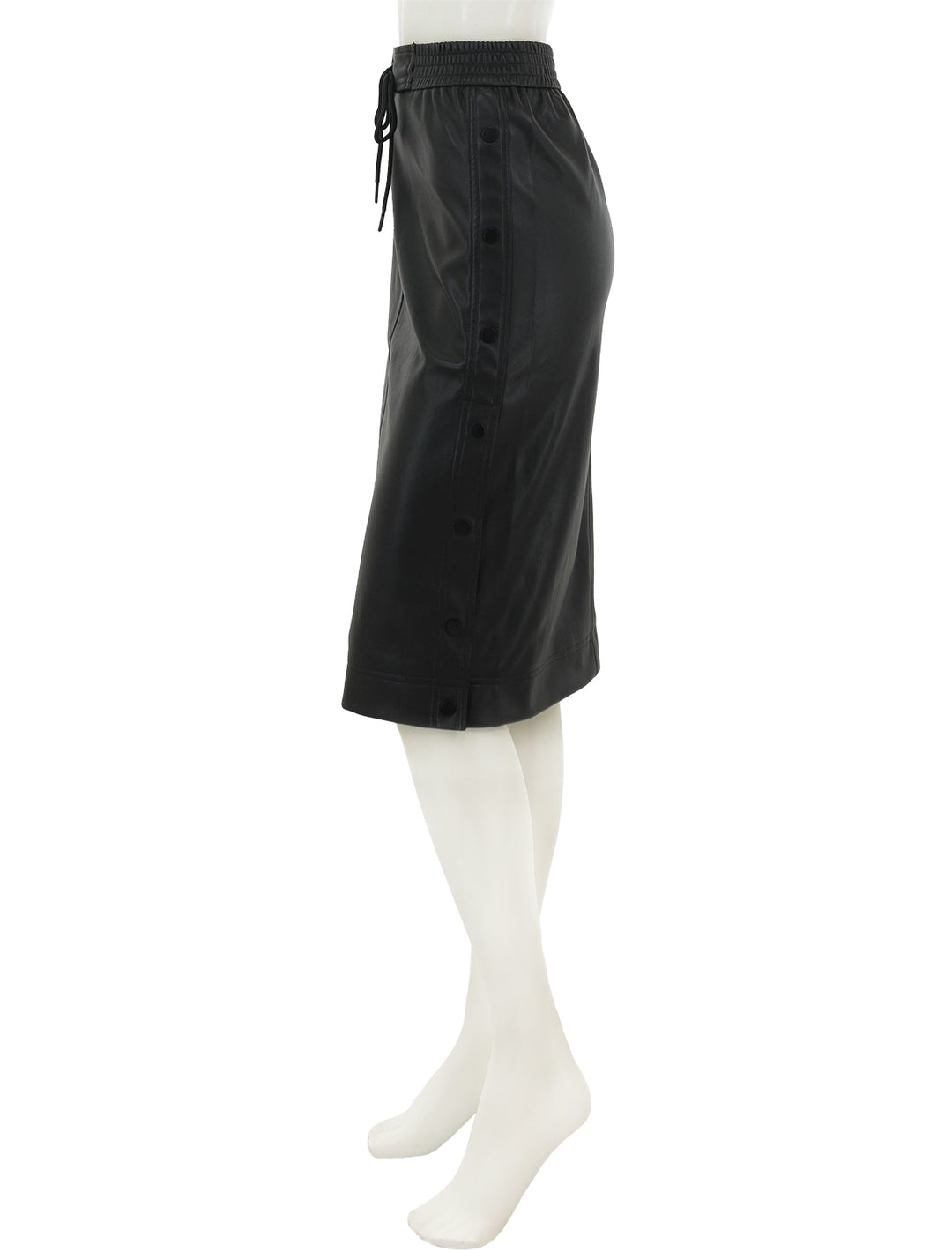 Side view of Steve Madden's carla skirt in black.