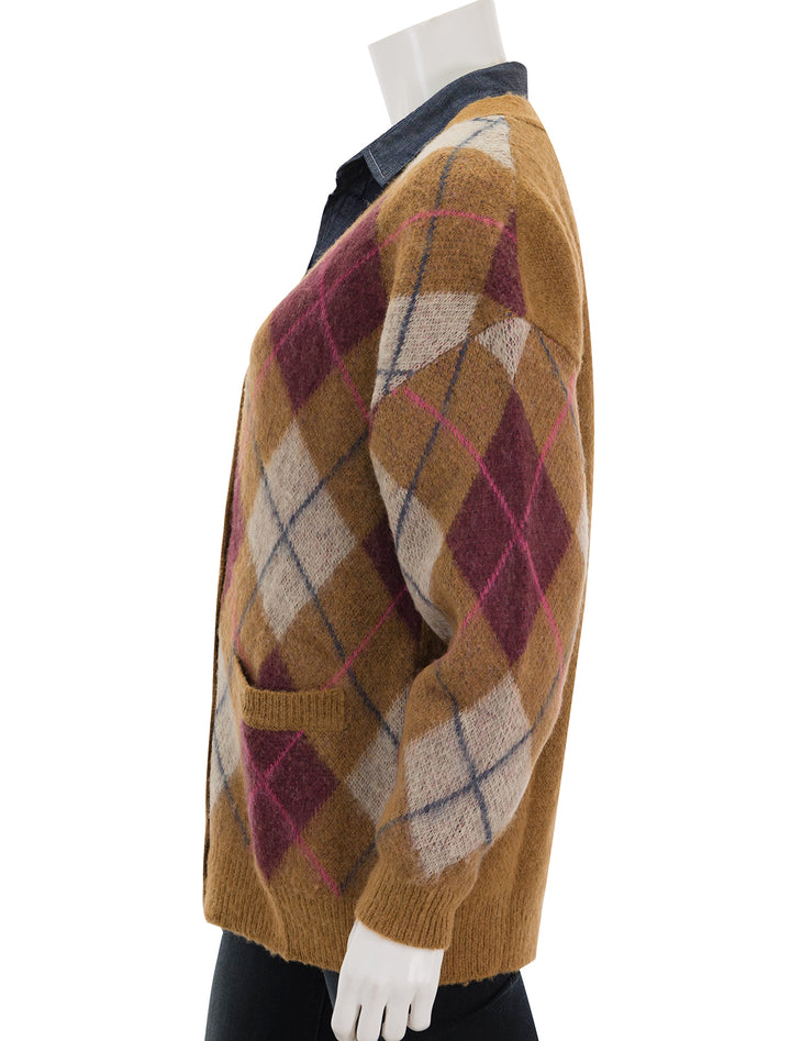 Side view of Steve Madden's lexie cardigan in tan argyle.