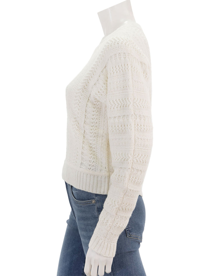Side view of Splendid's daria crew in snow heather.
