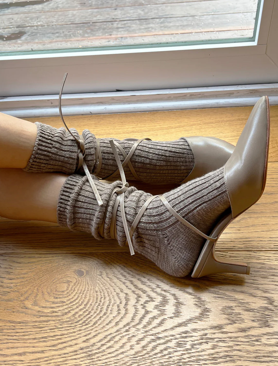 Model wearing Le Bon Shoppe's cottage socks in flax.