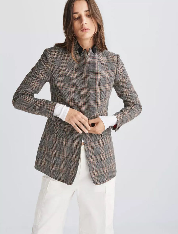 Model wearing Rag & Bone's paloma japanese cotton blazer in black plaid.