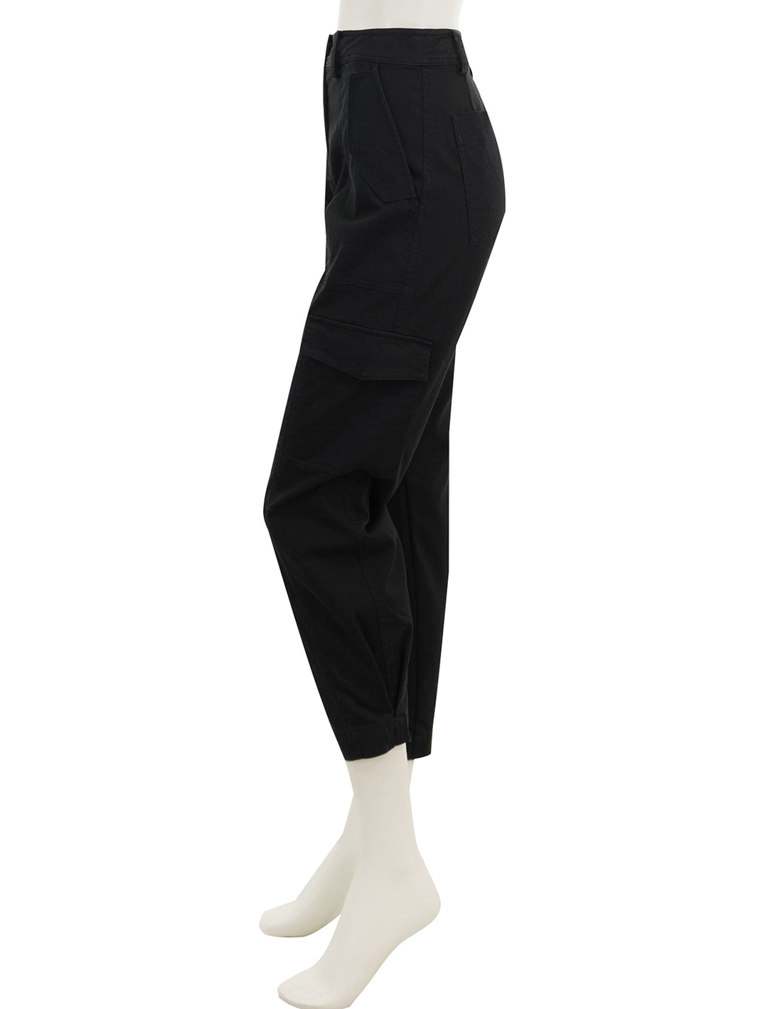 side view of elian pant in black