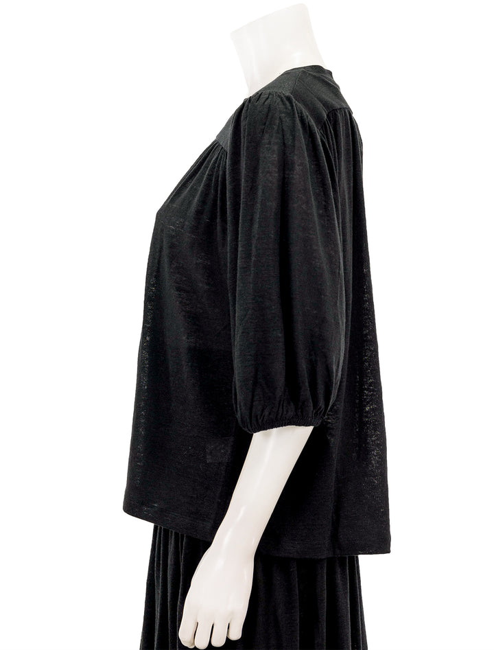 Side view of Vanessa Bruno's thao blouse in noir.