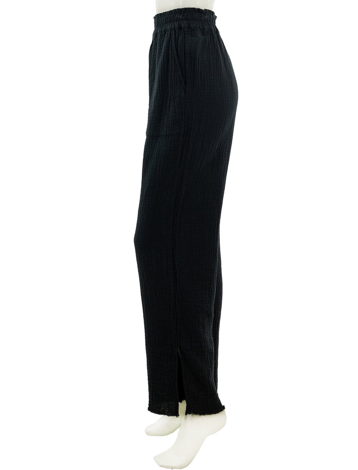 Side view of Rails' leon pant in black.