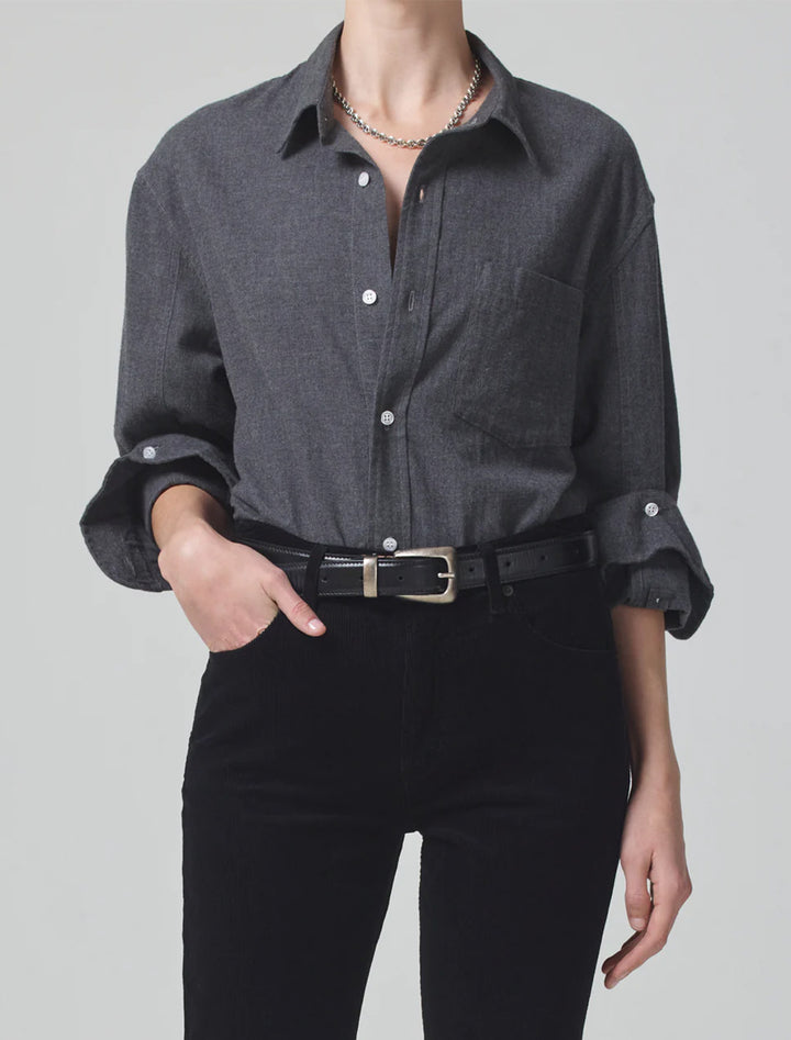 Model wearing Citizens of Humanity's kayla shirt in heron grey.