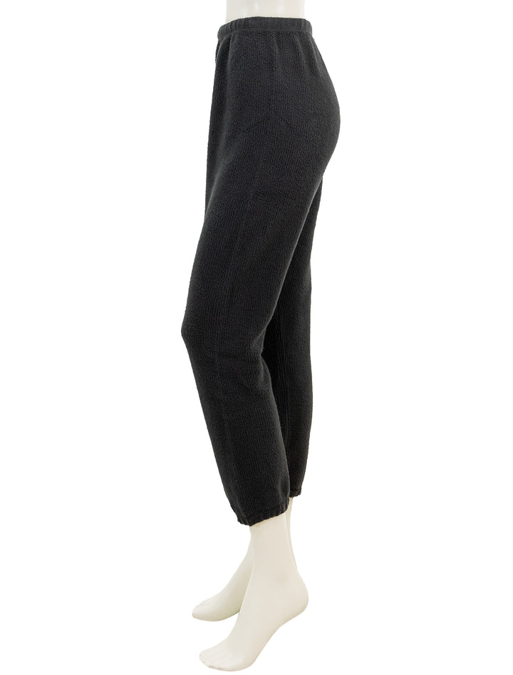 Side view of Perfectwhitetee's fleetwood jogger in vintage black.
