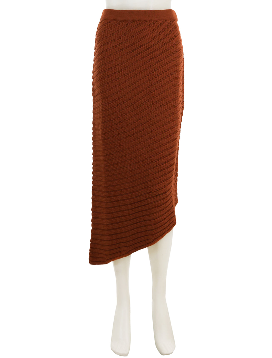 Front view of STAUD's cantilever skirt in cinnamon.