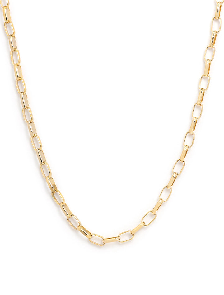 Front view of AV Max's small paperclip chain necklace in gold.
