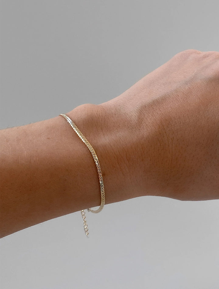 mini dani herringbone bracelet in gold