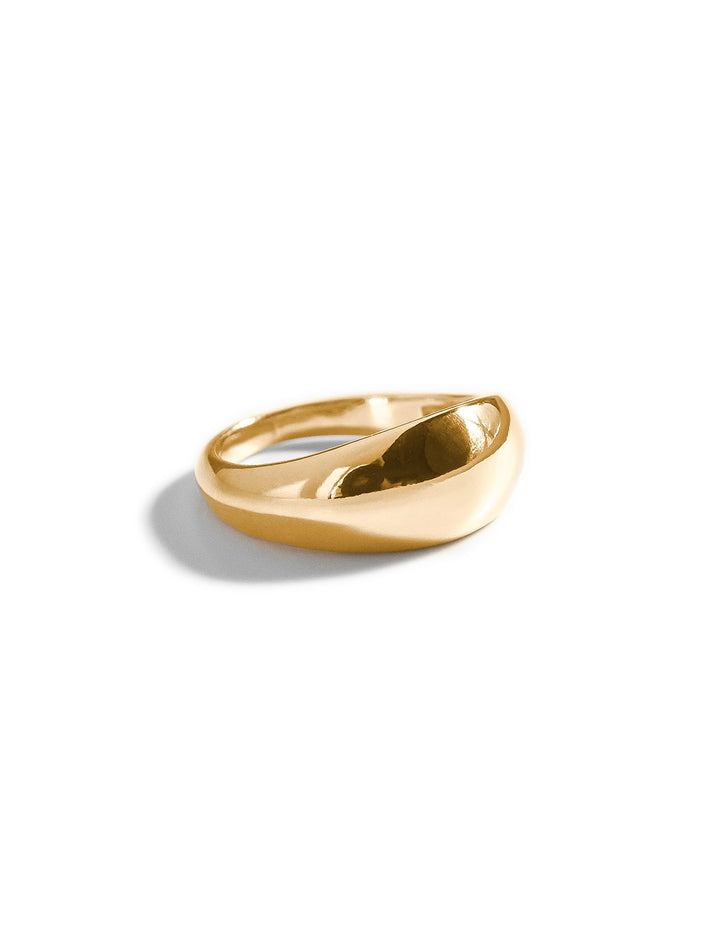 Front view of THATCH's hendry ring in gold.