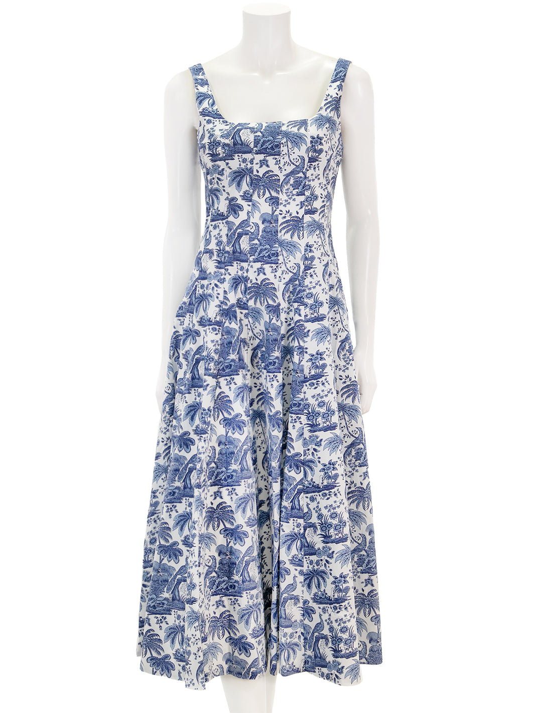 Front view of STAUD's wells dress in china blue toile.