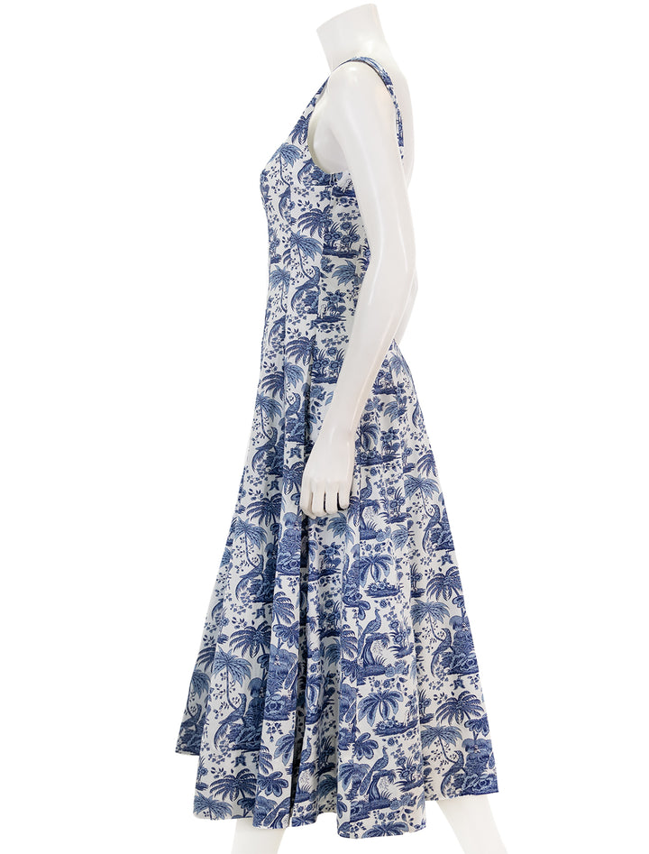 Side view of STAUD's wells dress in china blue toile.