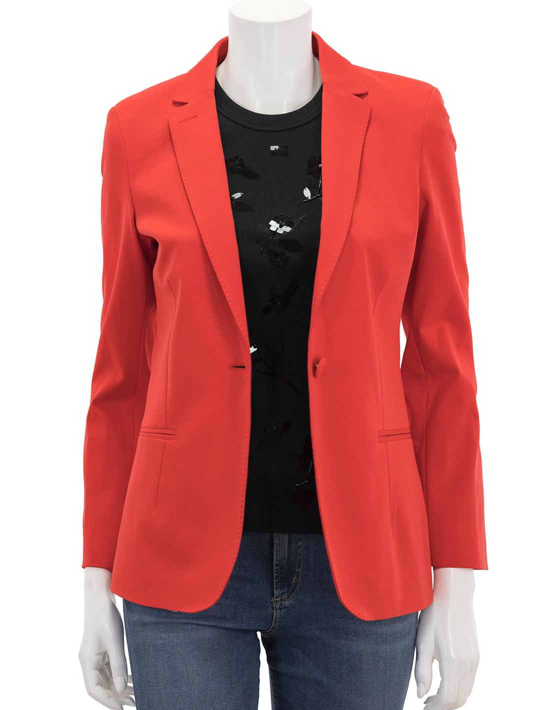 Front view of Vilagallo's hannah blazer in red.