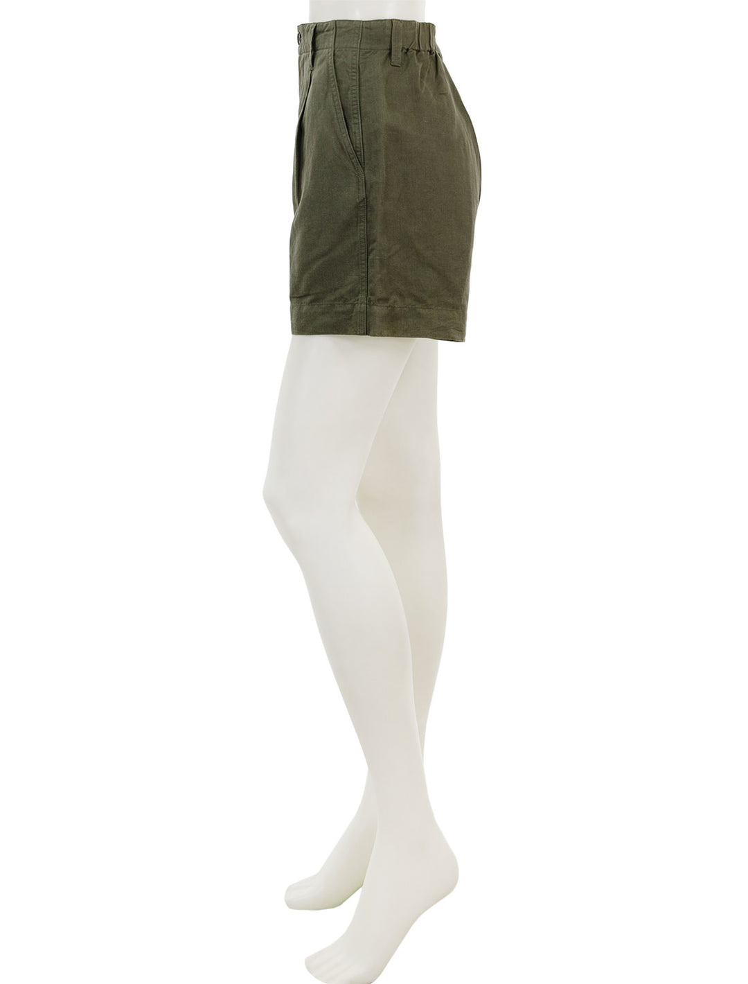 Side view of Alex Mill's pleated twill shorts in pulgia olive.